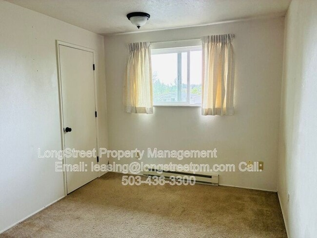 Building Photo - 933 NW Sequoia Ave