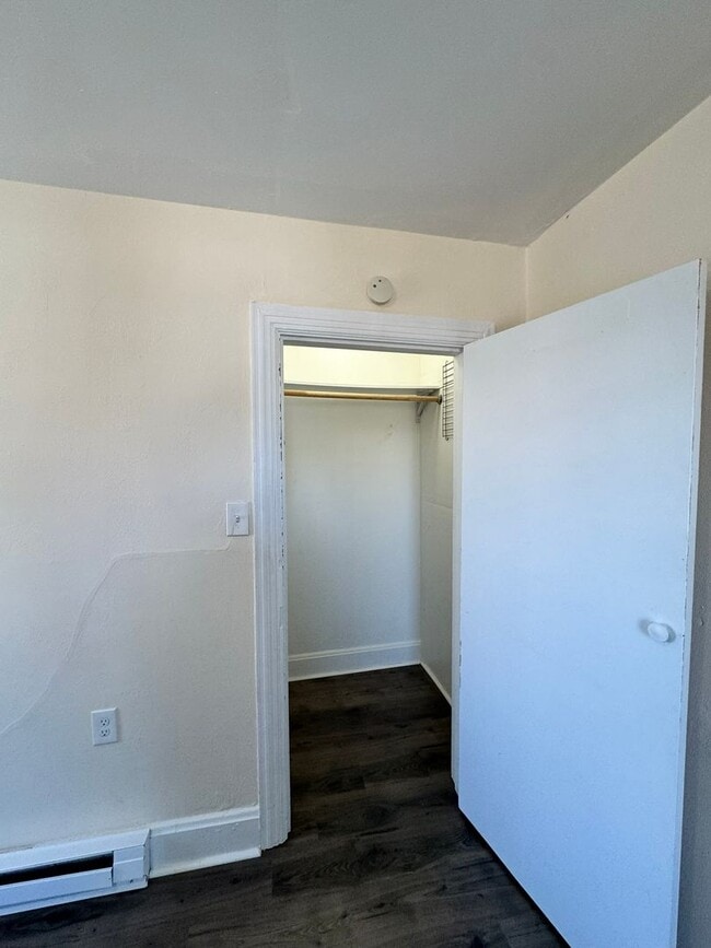 Building Photo - 301 N Catherine St