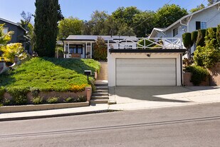 Building Photo - 4841 Avoca St