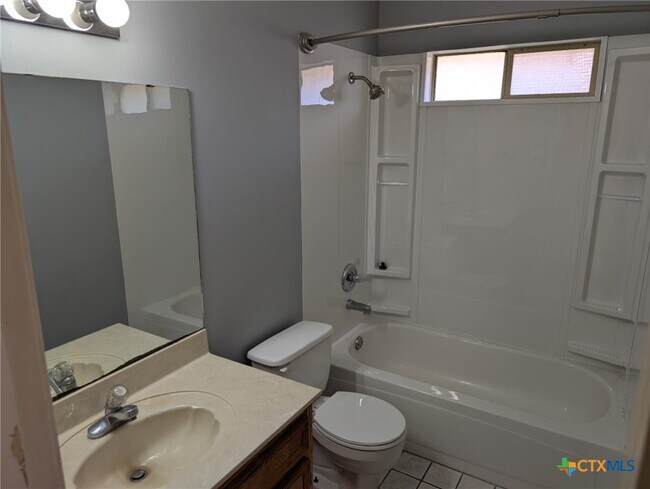 Building Photo - 4309 Chantz Dr