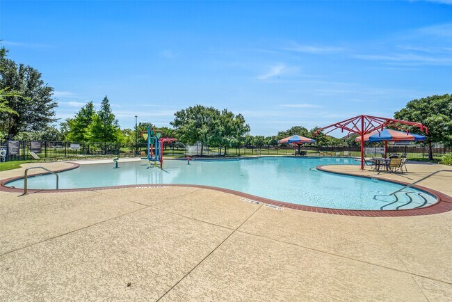 Building Photo - 28606 Rolling Ridge Dr