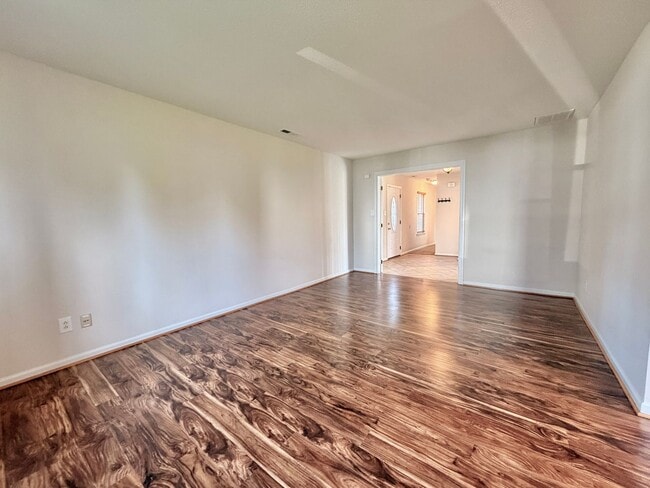 Building Photo - 1012 Antioch Cir