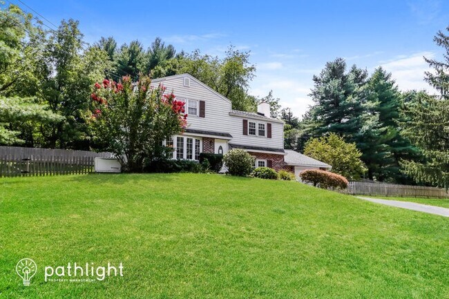 Building Photo - 1526 Telegraph Rd