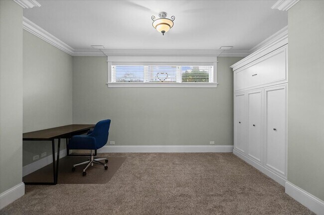 Building Photo - 5254 N Ashland Ave