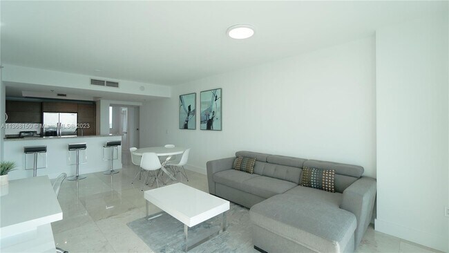 Building Photo - 2641 N Flamingo Rd