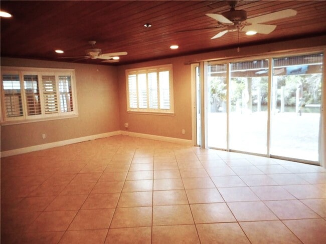 Building Photo - Vero Beach Florida Vero Beach Rent, LLC and Rental Property Management Company