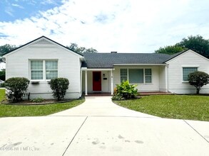 Building Photo - 5951 Clifton Ave