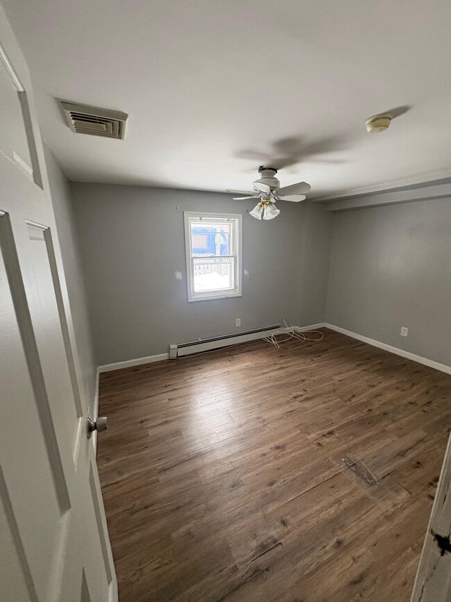 Building Photo - 10 Paradise Trail