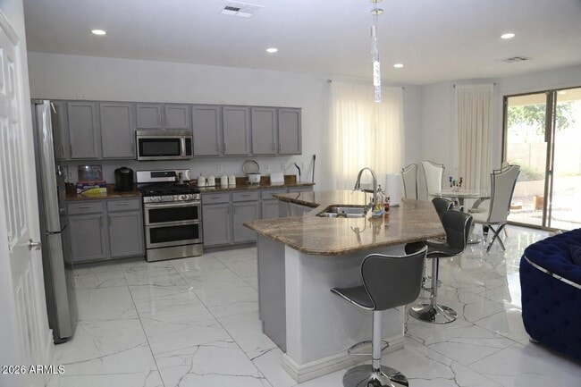 Building Photo - 6008 W Questa Dr