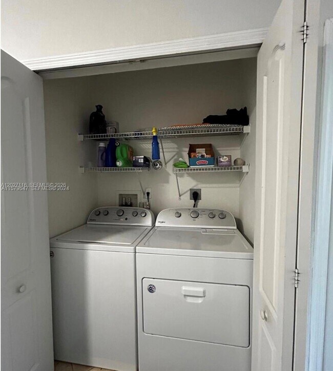 Building Photo - 12805 SW 31st Ct