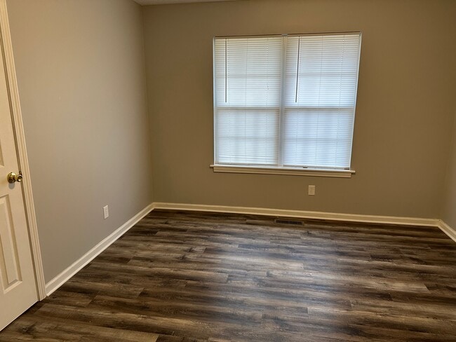 Building Photo - 27 Channing Loop