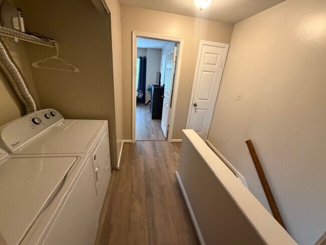 Building Photo - 801 Seawinds Ln