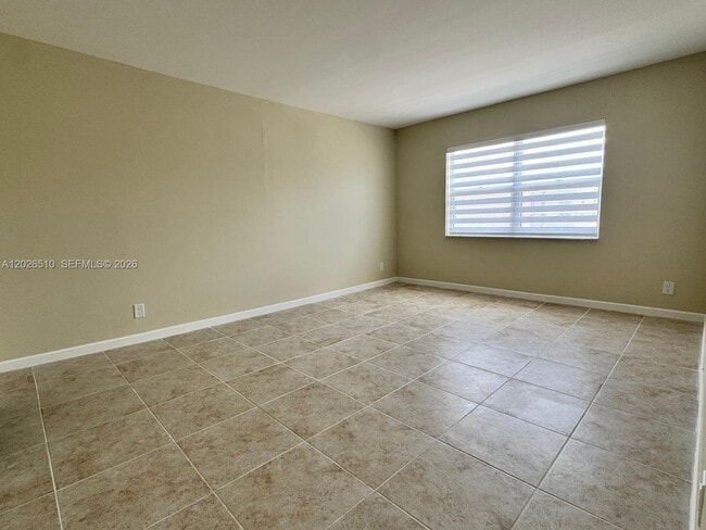 Building Photo - 401 Golden Isles Dr