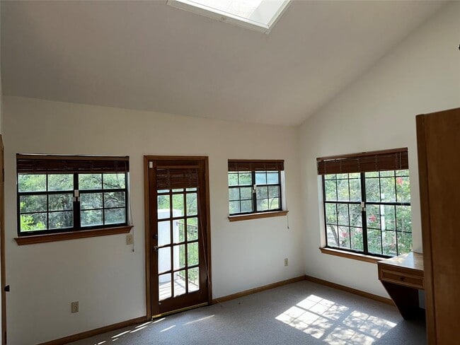 Building Photo - 1100 Crystal Creek Dr