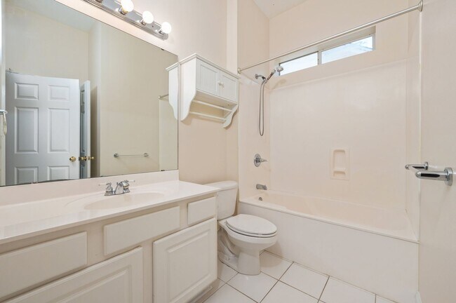 Building Photo - Lovely 3 Bedroom in the Heart of Niceville!