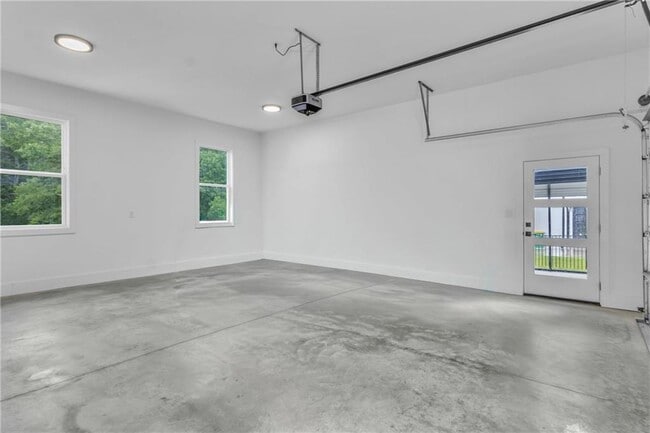 Building Photo - 3671 Hamilton Mill Rd