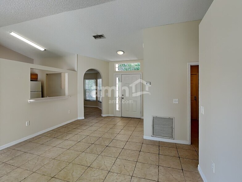 Building Photo - 2423 Hybrid Dr