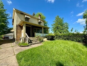 Building Photo - 1450 E 196th St