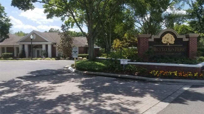 Building Photo - 13028 Plantation Park Cir