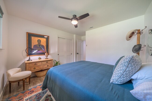 Building Photo - Central location in country setting! In law unit attached to house! MUST SEE!