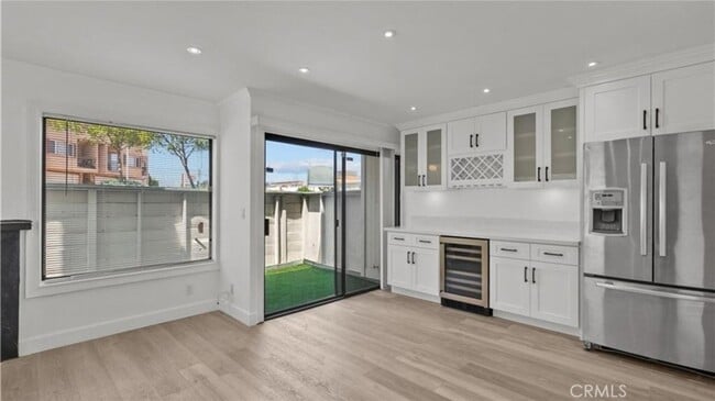 Building Photo - 10500 Sunland Blvd