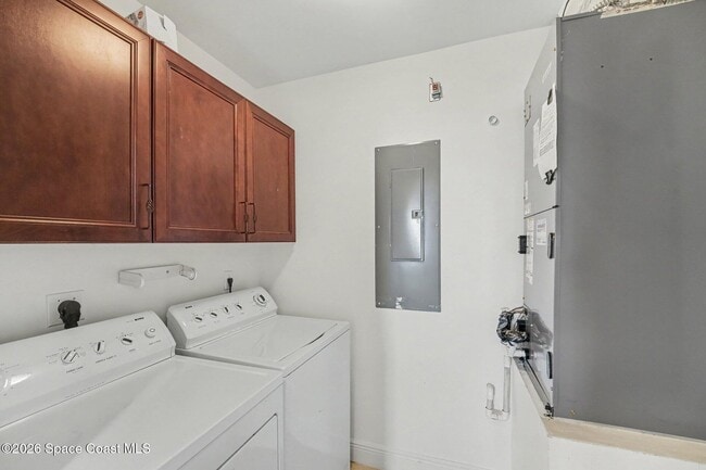 Building Photo - 1437 Pineapple Ave