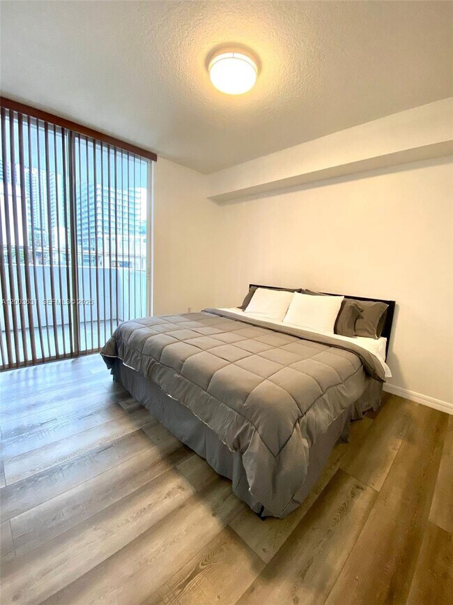 Building Photo - 115 SW 11th St