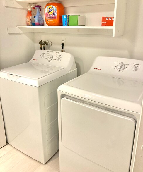 Washer and Dryer In Unit - 85 Viscount Dr