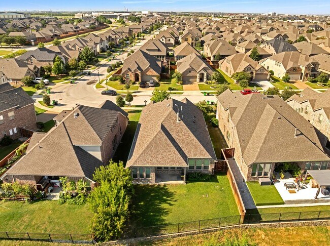 Building Photo - 16117 Gladewater Terrace
