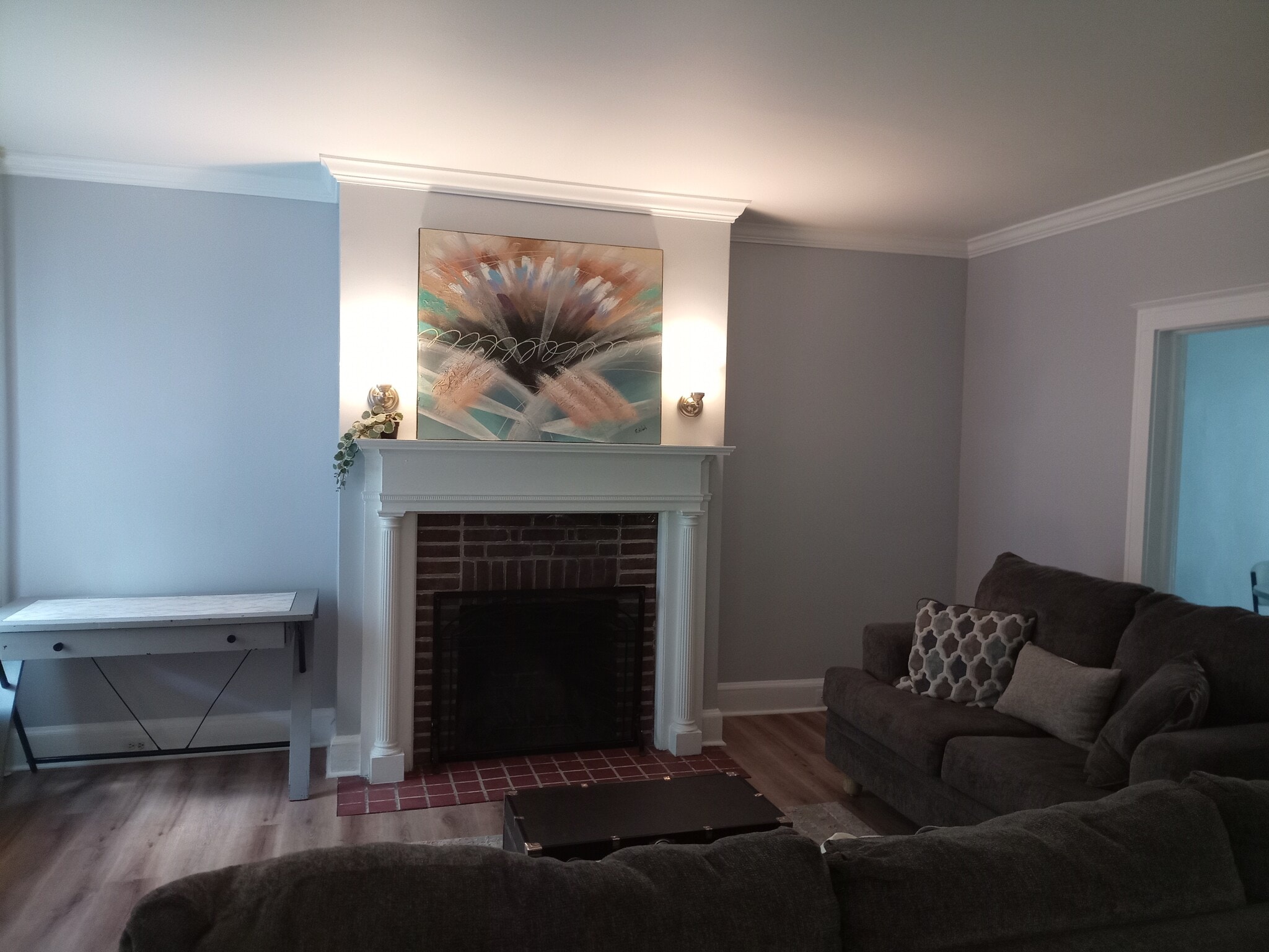 Cozy living room - 216 Homewood Ter