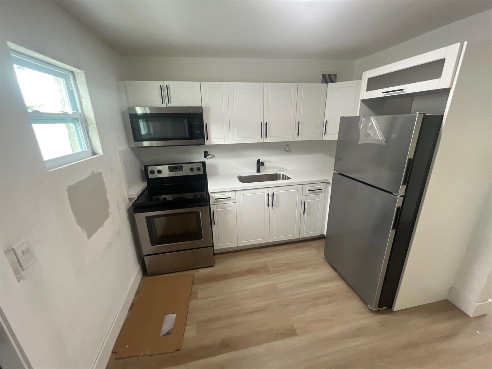 Building Photo - 1457 W 31st St