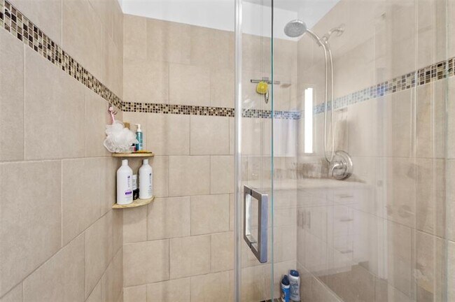 Building Photo - 4121 Eastridge Cir