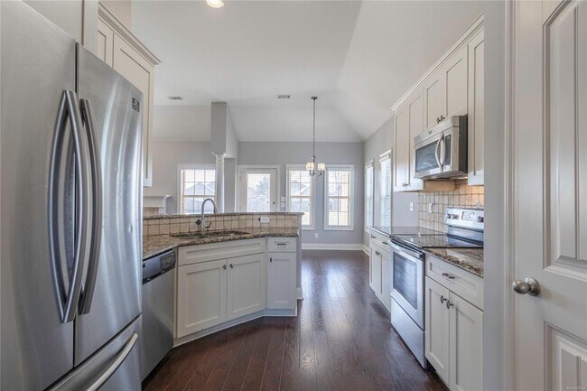 Building Photo - 8740 Pemberton Park