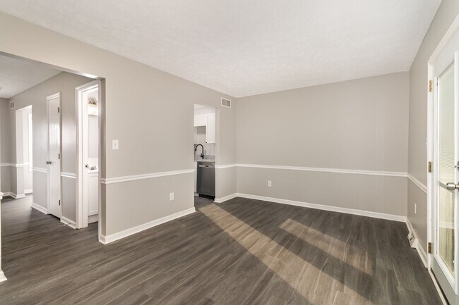 Building Photo - 4600-4606 Glenway Ave