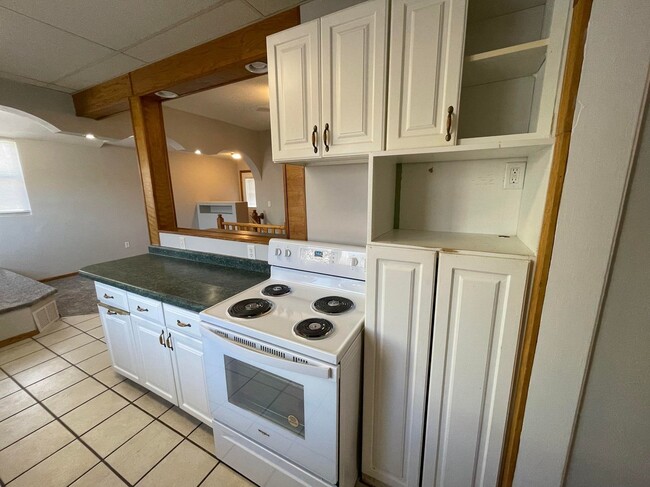 Building Photo - 1705 11th Ave N