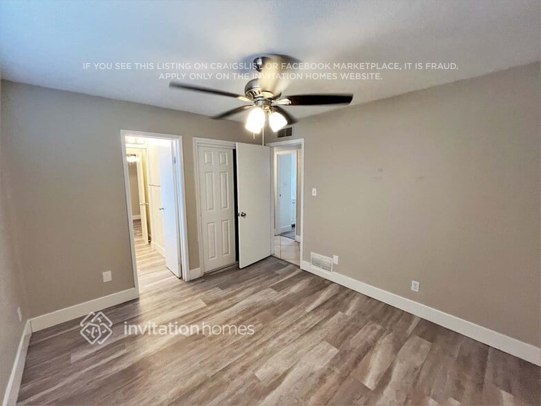Building Photo - 7005 N 76th Dr