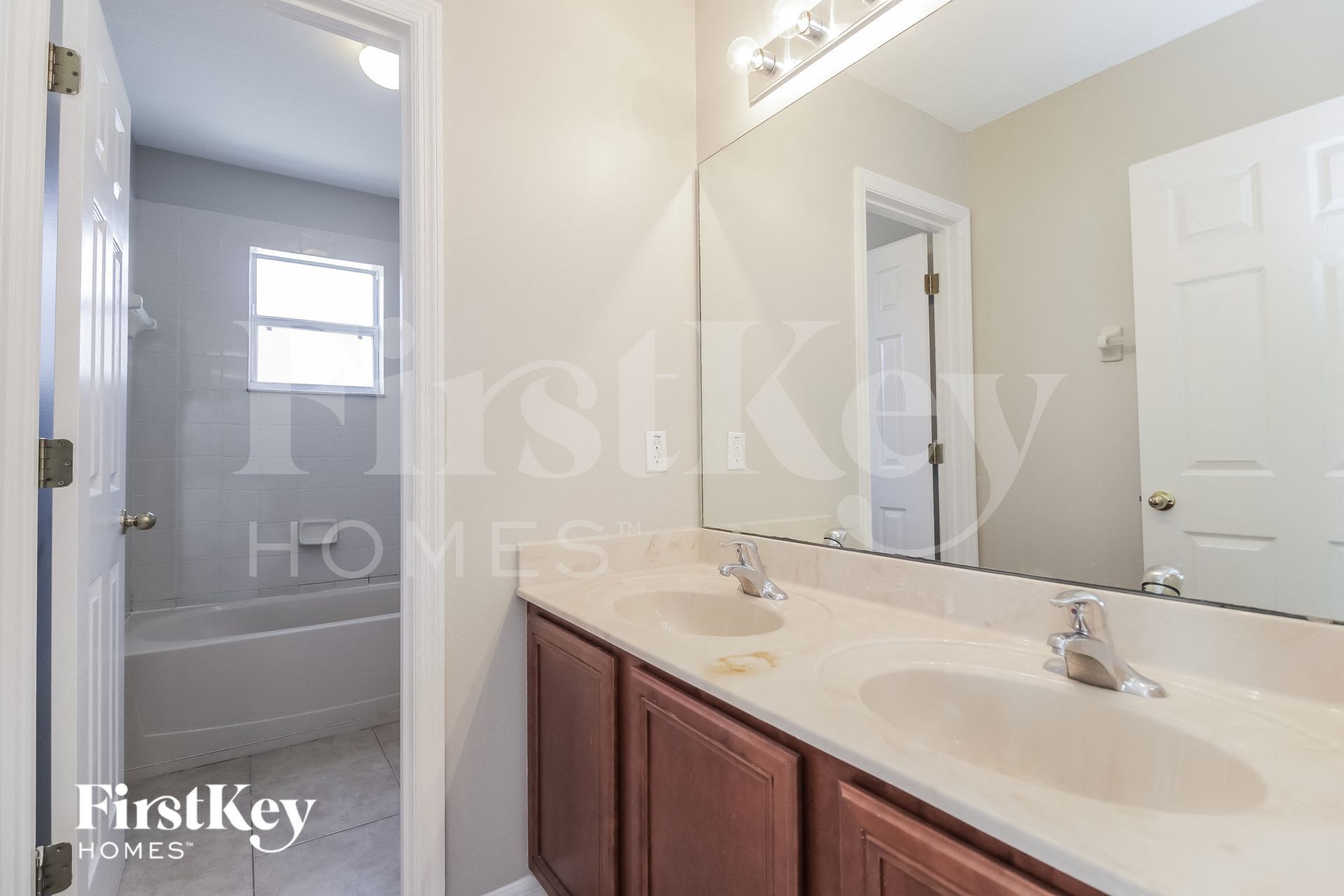 Building Photo - 556 Big Sioux Ct