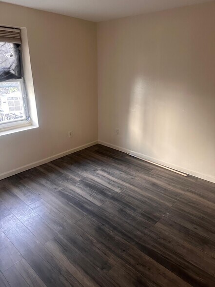 Building Photo - 408-410 S 19th St