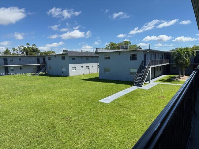 Building Photo - 4300 SW 67th Ave