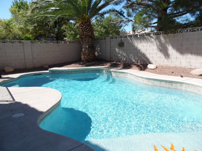 Building Photo - Desert Shores 3 bedroom with pool!