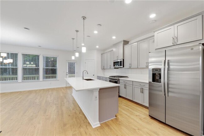 Building Photo - 4200 Pierson Trce