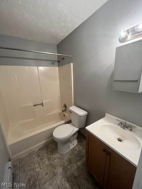 Building Photo - 166 Kendall Ave