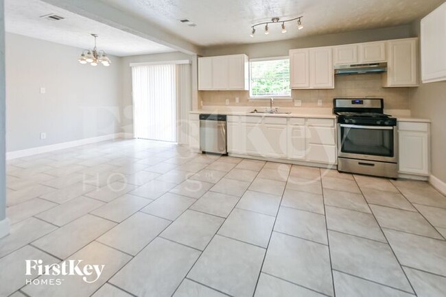 Building Photo - 3843 Buckhurst Dr
