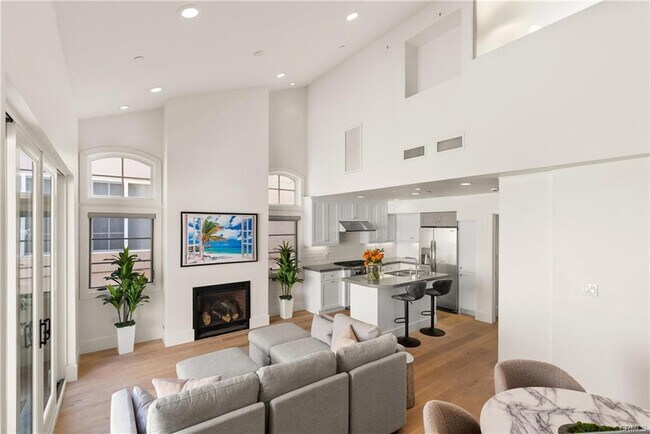 Building Photo - 606 1/2 Marigold Avenue, Newport Beach, CA 92625 - 2 BR 3 BA condo