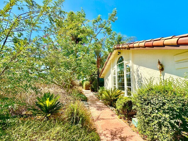Building Photo - 3548 Rosa Way