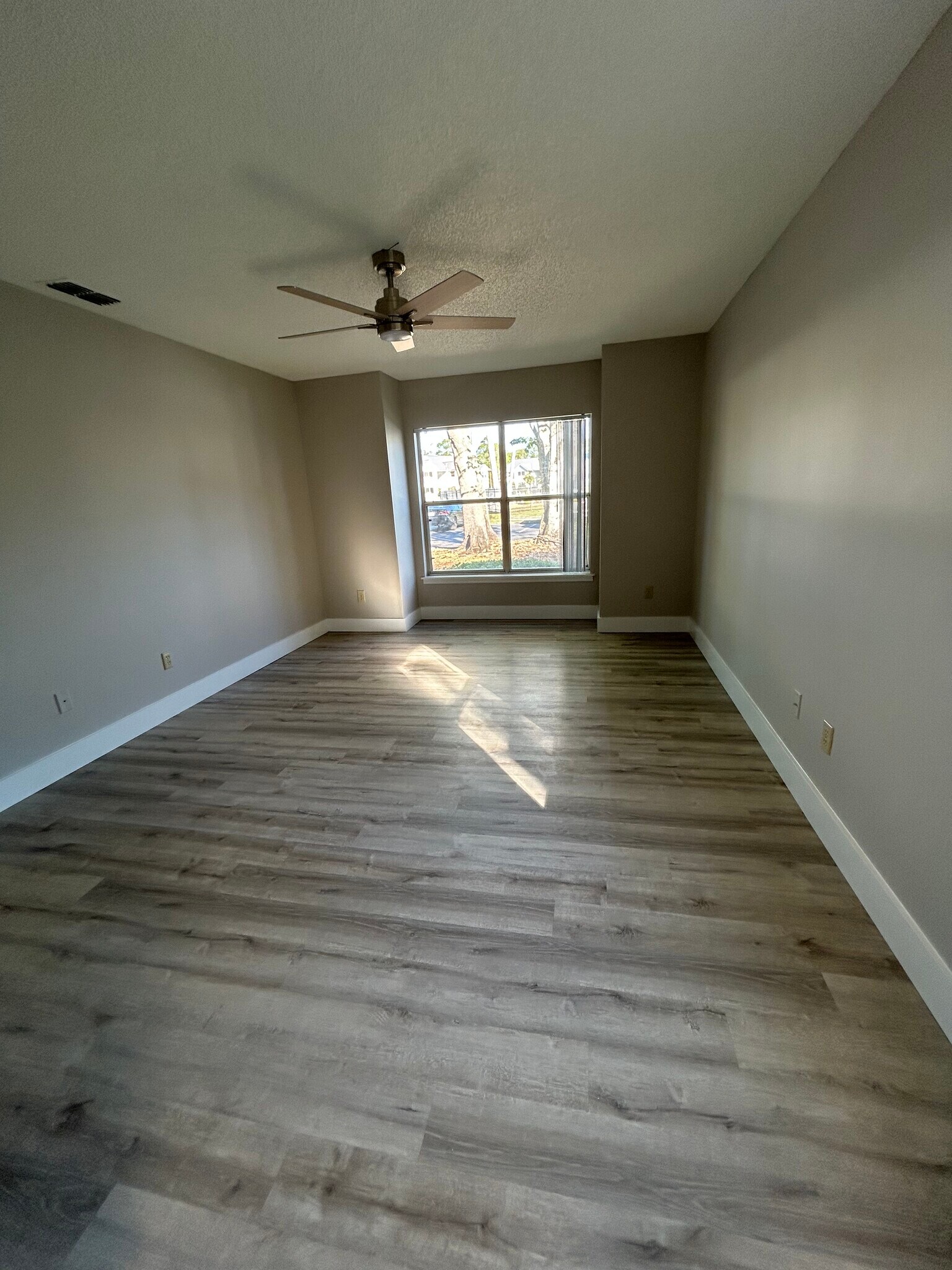 Building Photo - 101 Bent Tree Dr