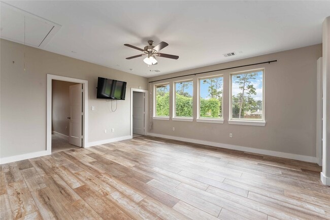 Building Photo - 4310 Fernwood Dr