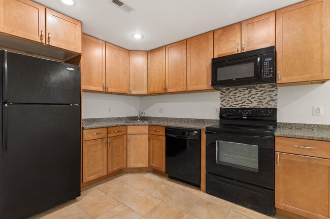 Building Photo - Charming One-Bedroom Basement Apartment