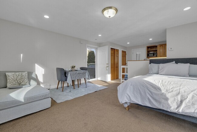 Building Photo - 70 Garland Rd