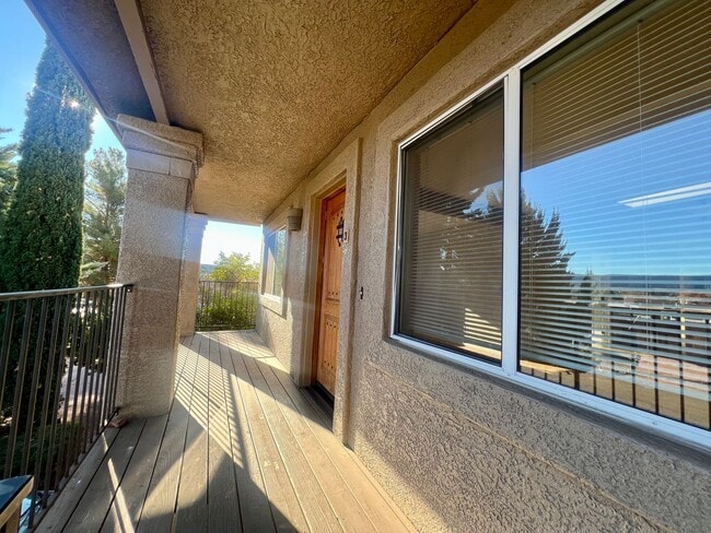 Building Photo - Unfurnished, 1-year long-term rental